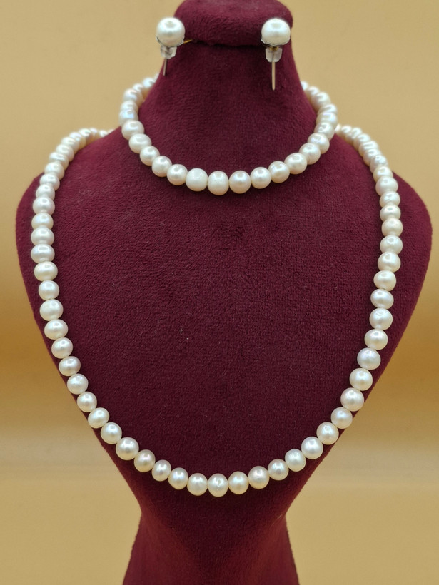سرویس مروارید طبیعی
